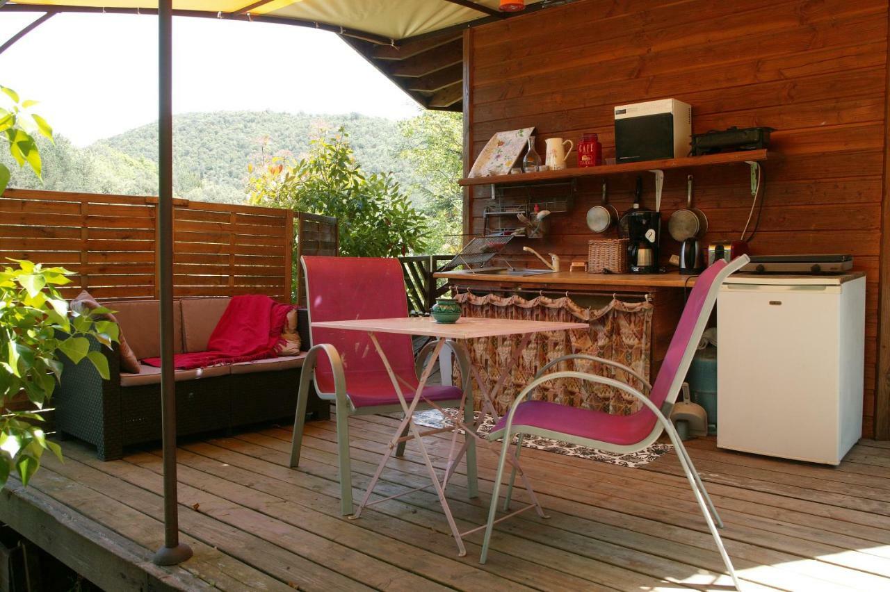 Villa le refuge des pots rouges à Cros  Extérieur photo