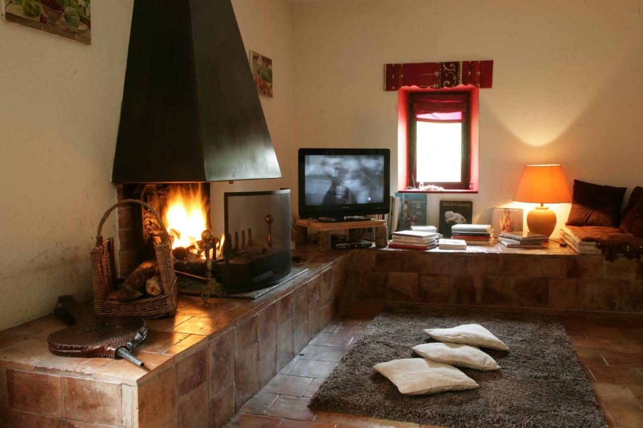 Villa le refuge des pots rouges à Cros  Extérieur photo